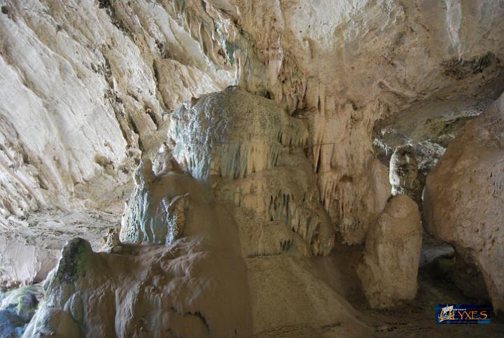 interno della grotta.JPG